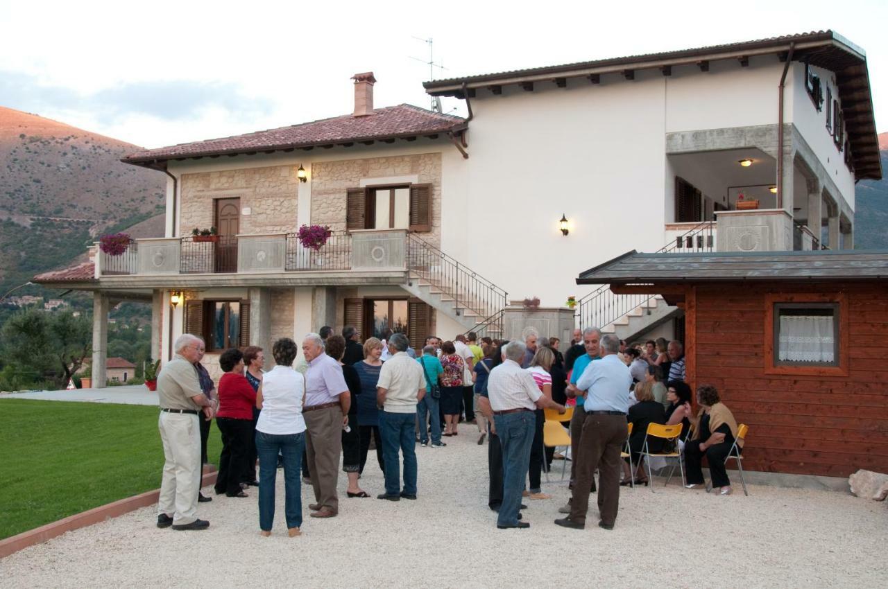 Il Poggio Dei Pettirossi Apartment Pettorano sul Gizio ภายนอก รูปภาพ